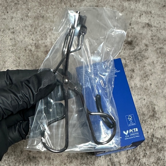 Eyeko Eyelash Curler - Curl & Lift - Picture 4 of 5